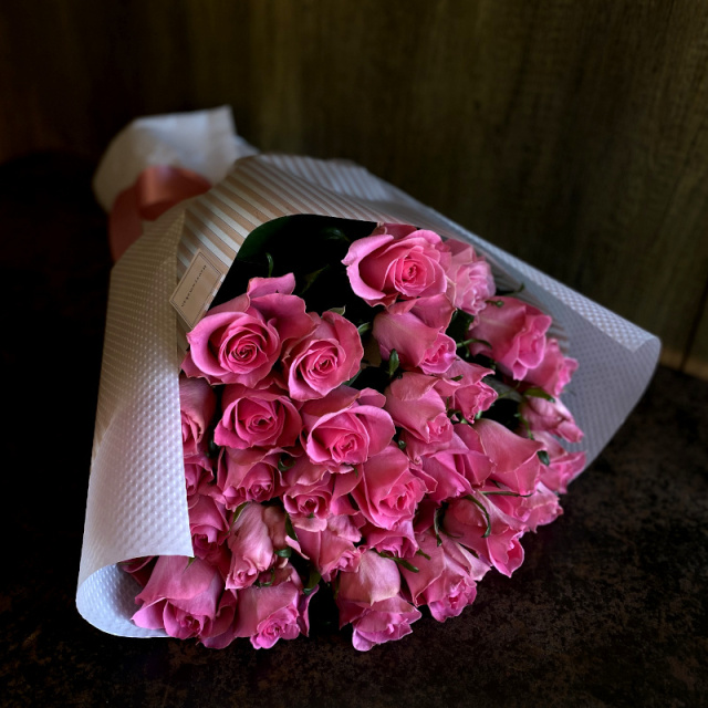 プロポーズの花束 【33本のバラの花束－生まれ変わっても愛する－pink