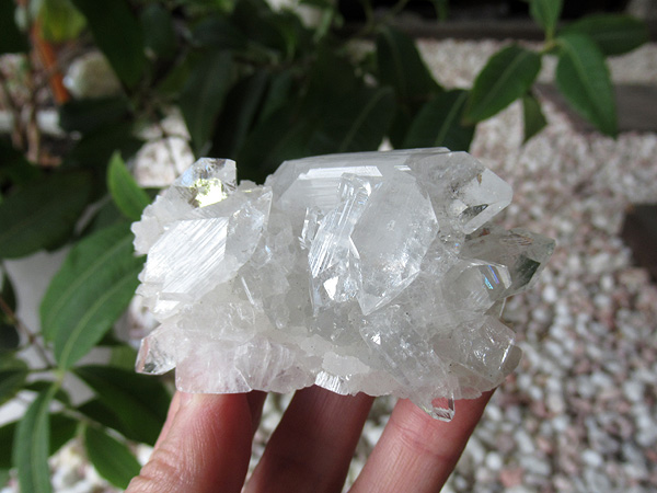 アポフィライト原石 販売 最高品質 レインボー 販売 | 天然石専門店