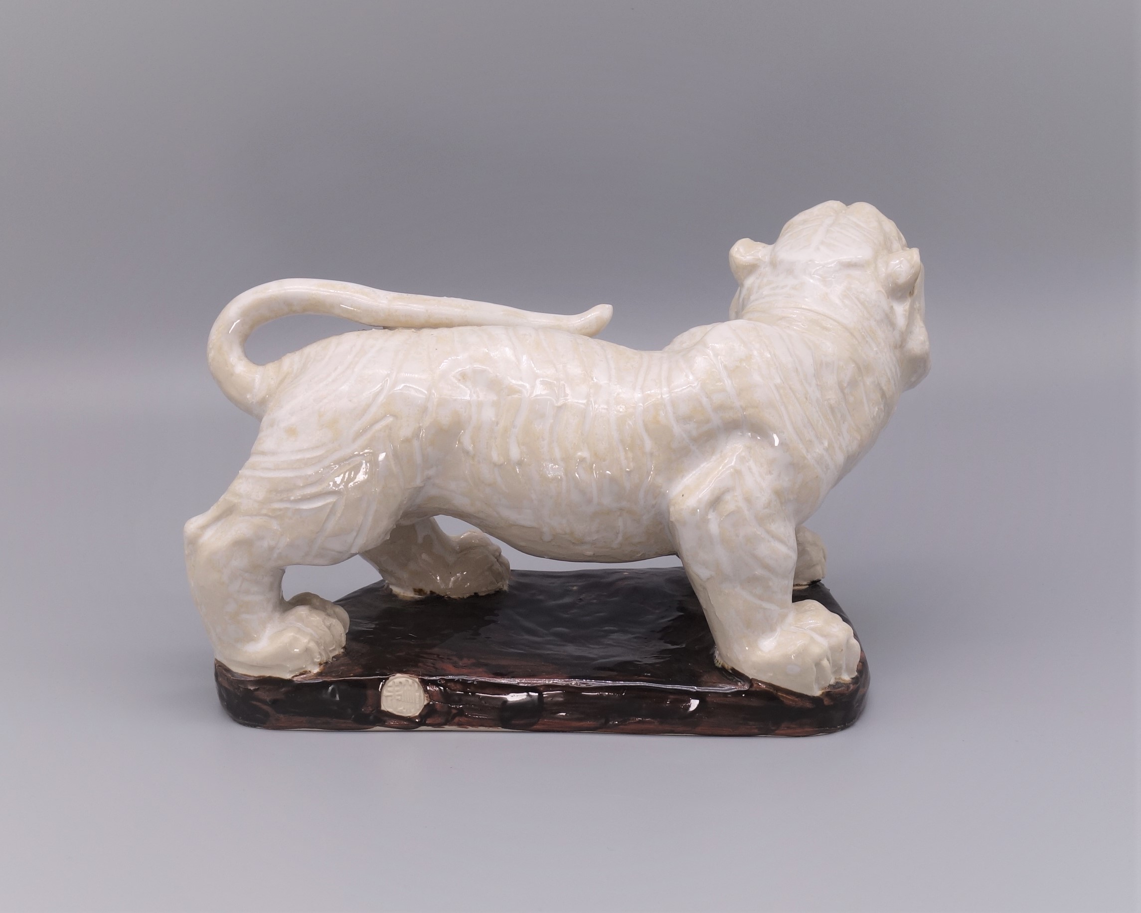 九谷焼 陶彫置物 虎 [ 乾甌窯初代 宮本知忠 ]