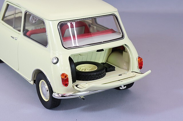 京商 1/18 モーリス ミニ Mk.1 1959 オールドイングリッシュホワイト