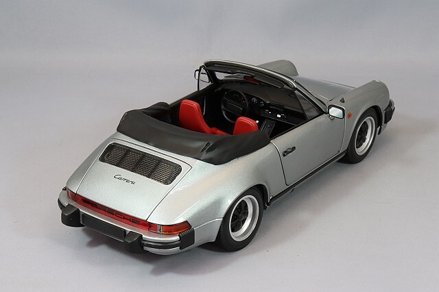 ミニチャンプス 1/18 ポルシェ 911 カレラ 3.2 カブリオレ 1983