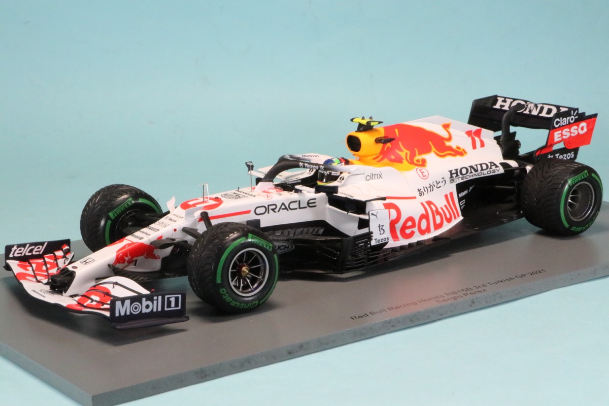 スパーク 1/18 レッドブル RB16B トルコGP 2021 3rd S.ペレス