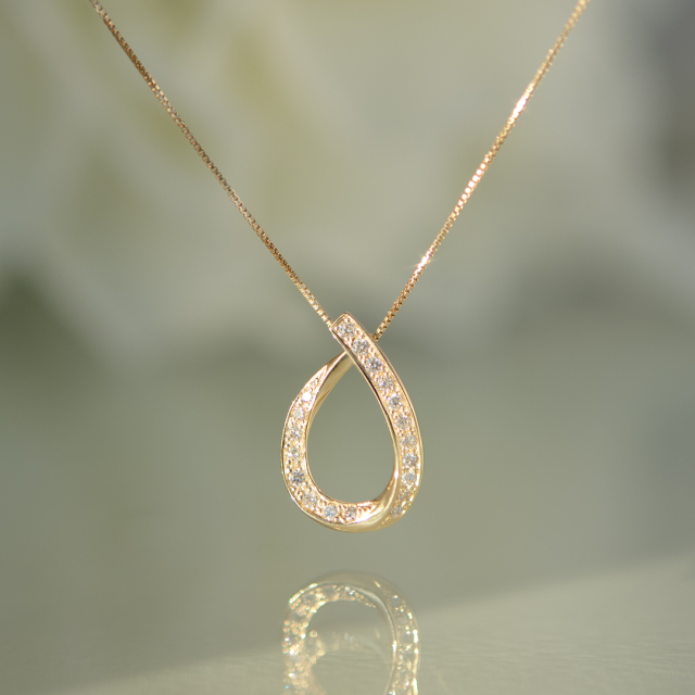 鑑別カード付き】ネックレス K18イエローゴールド ダイヤモンド