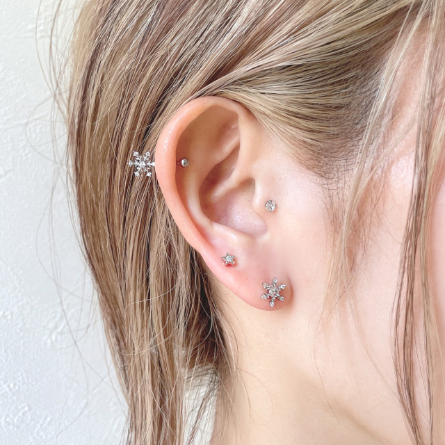 14G 16G ］冬気分が盛り上がるキラキラ と繊細に輝く雪の結晶