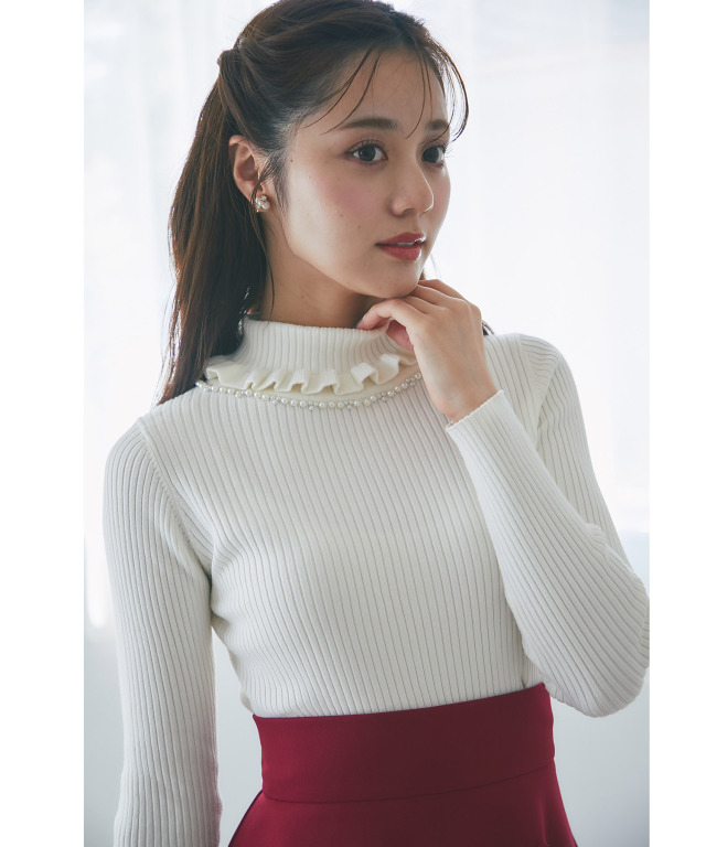 パール付きフリルタートルネックリブニットプルオーバー