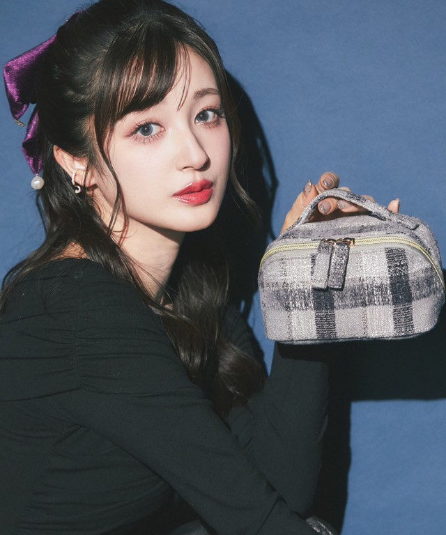 ツイード立体ポーチ