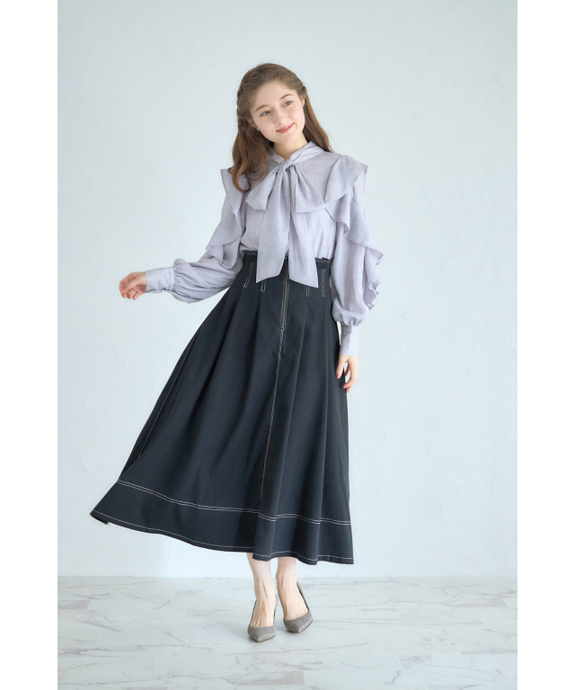 ステッチ入りタックフレアスカート