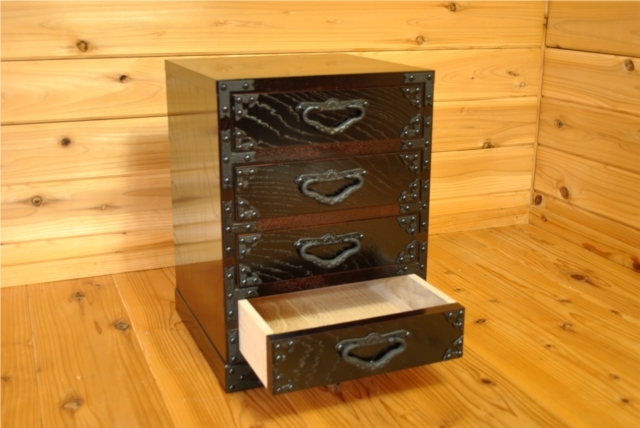 43 ケヤキ作り 桐材 民芸家具 小箪笥 定価80000円 タンス 民芸 民芸家具 完成品 民芸箪笥 幅105 2段 国産 日本製 民芸