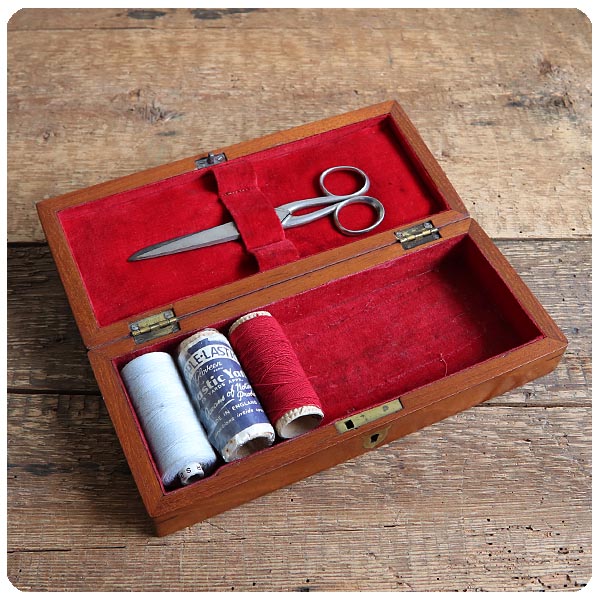 イギリス アンティーク ソーイングボックス/裁縫箱/ハサミ/糸巻/小物