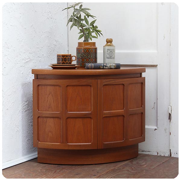 イギリス ヴィンテージ NATHAN コーナーキャビネット ネイサン チーク