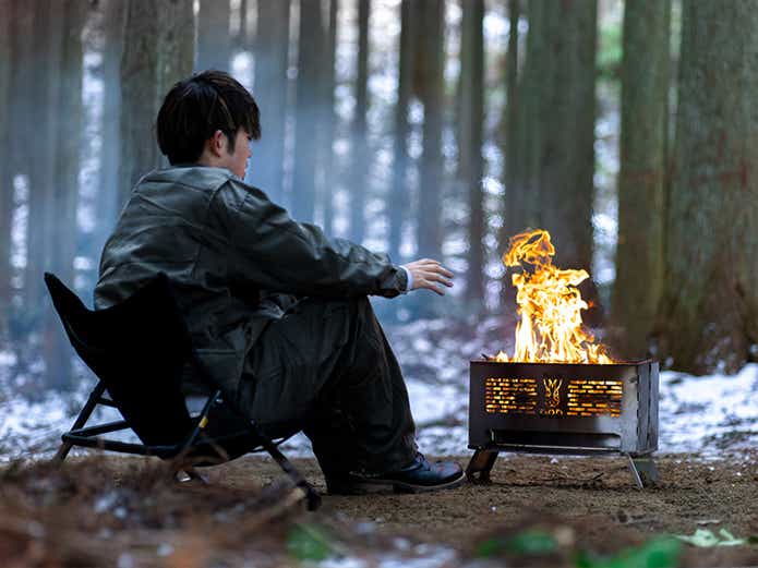 合成画像じゃありません！】DODから“焚き火用のイス“が新発売。その名