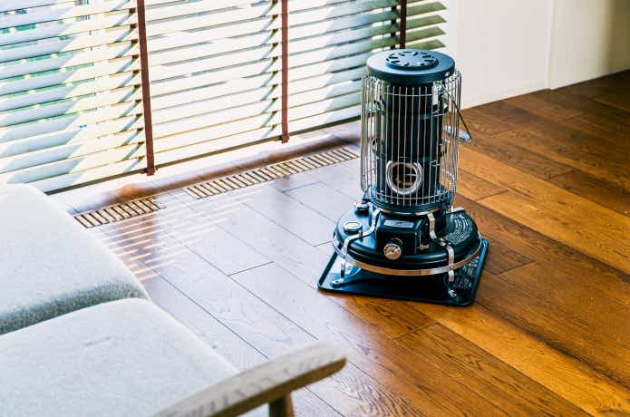 漆黒】いくらなんでもカッコよすぎる。アラジンストーブの別注カラーが