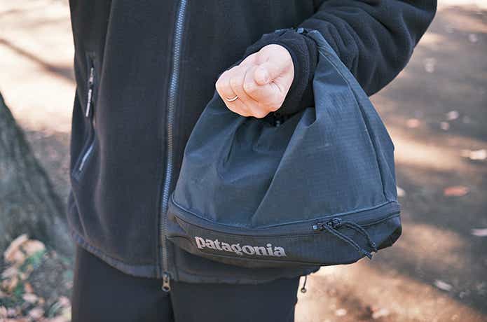 パタゴニアのコレ超便利！容量を調整できる「ブラックホール」のバッグ