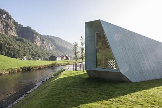Cascata Steinsdalsfossen / JVA | ArchDaily Brasil