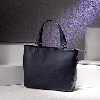 ANA FINDS＞Professional レザートートバッグ