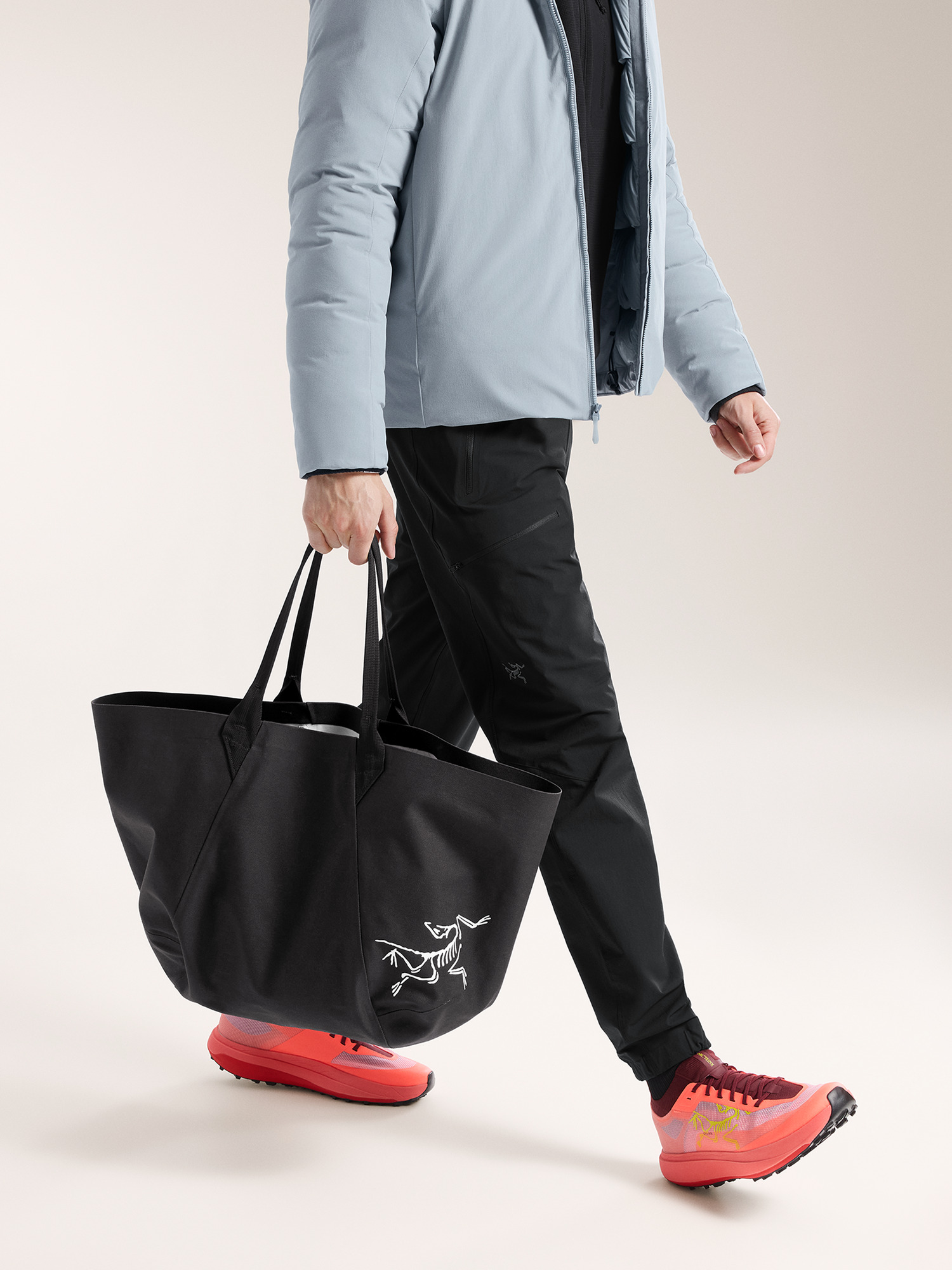 Carrier 45 Gear Tote | Arc'teryx United States