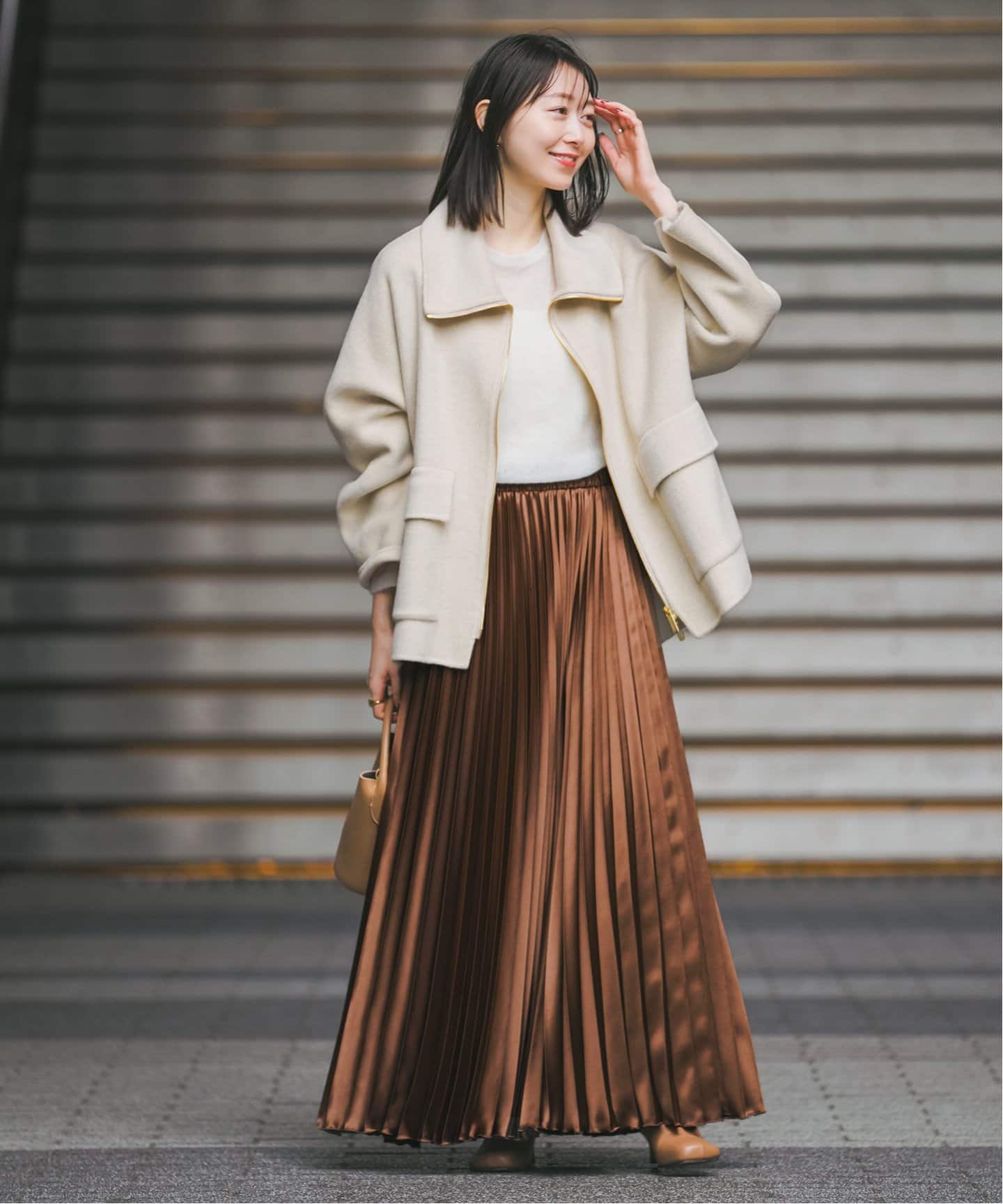 ブライトサテンアコーディオンプリーツスカート（ロング・マキシ丈