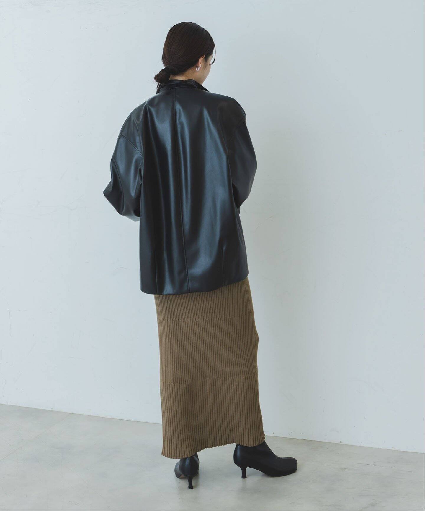 フェイクレザースタンドカラーコクーンブルゾン（その他ブルゾン