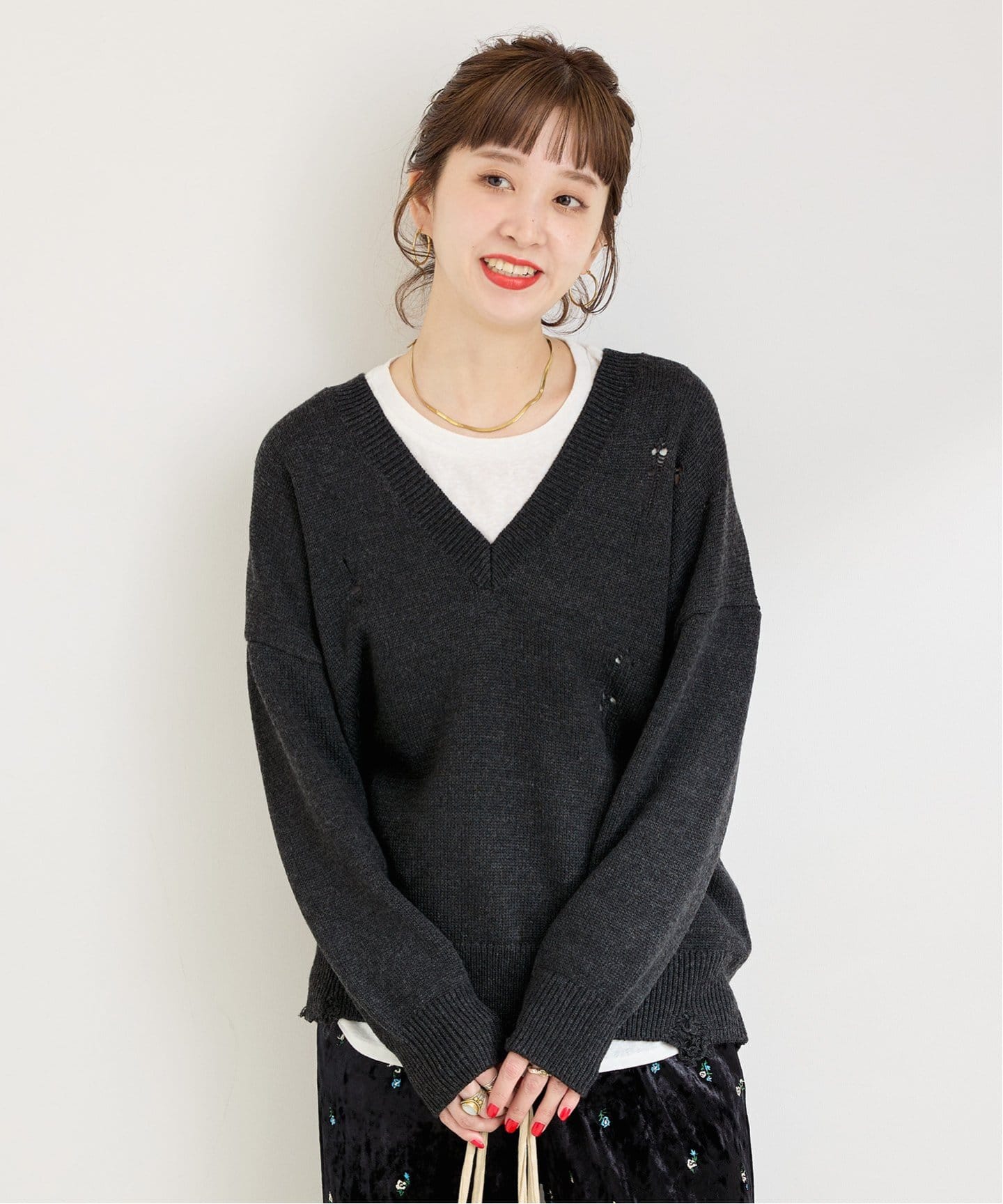 手洗い可 / ディープVネックダメージニット（ニット／セーター）｜B.C