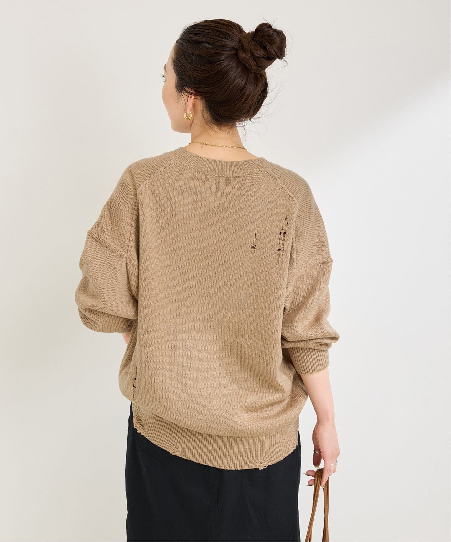 手洗い可 / ディープVネックダメージニット（ニット／セーター）｜B.C