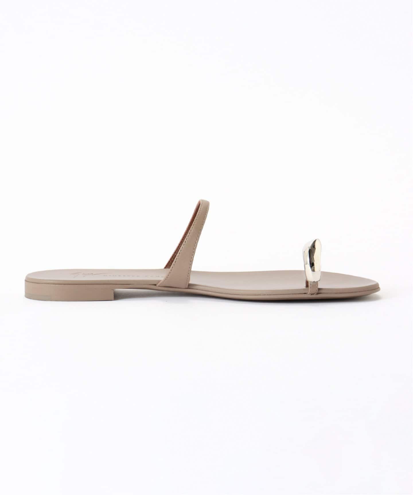 GIUSEPPE ZANOTTI/ジュゼッペ ザノッティ】 SILVER PLATE FLAT SANDAL