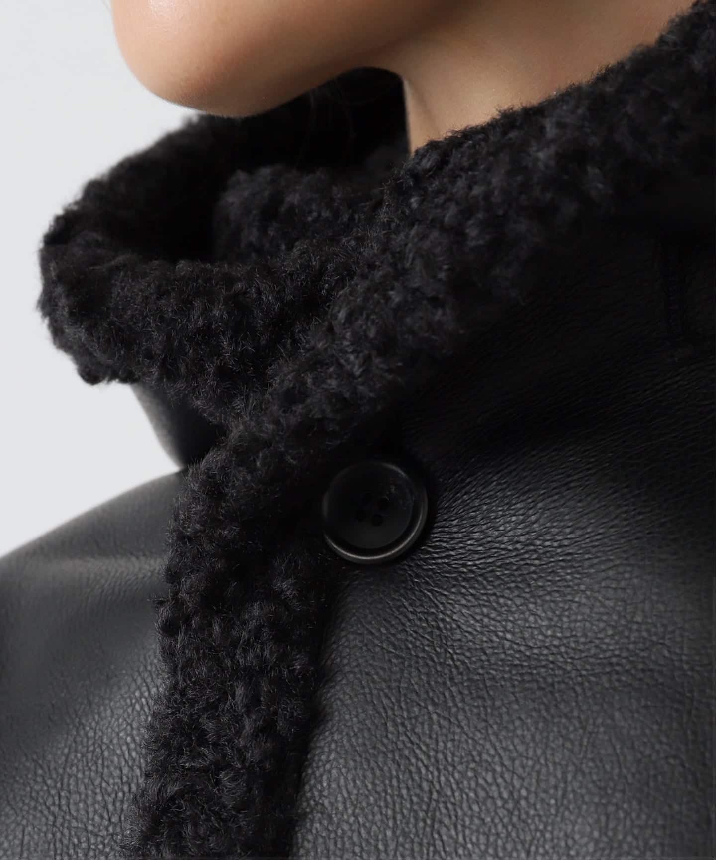 VACHEMENT/ヴァシュモン】ファーボンディングレザーポンチョ（その他