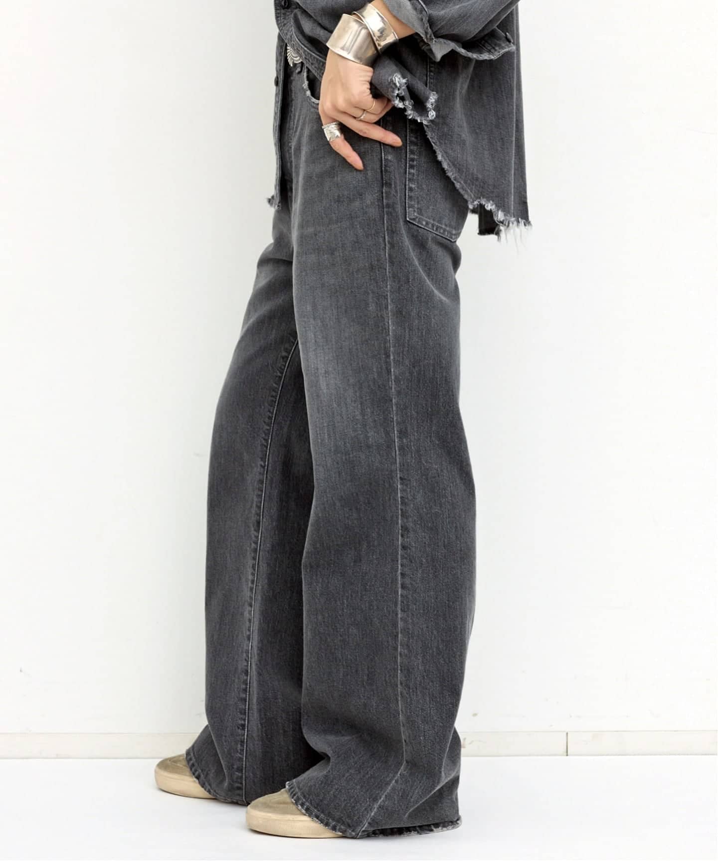 ATTICK BY JOHNBULL/アティック バイ ジョンブル】 LOOSE FLARE DENIM