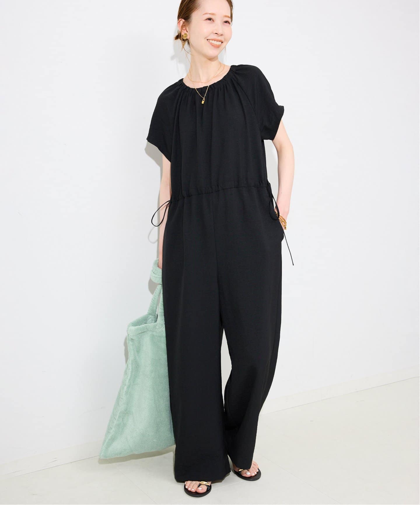 ドロストギャザーオールインワン（つなぎ／オールインワン）｜SLOBE