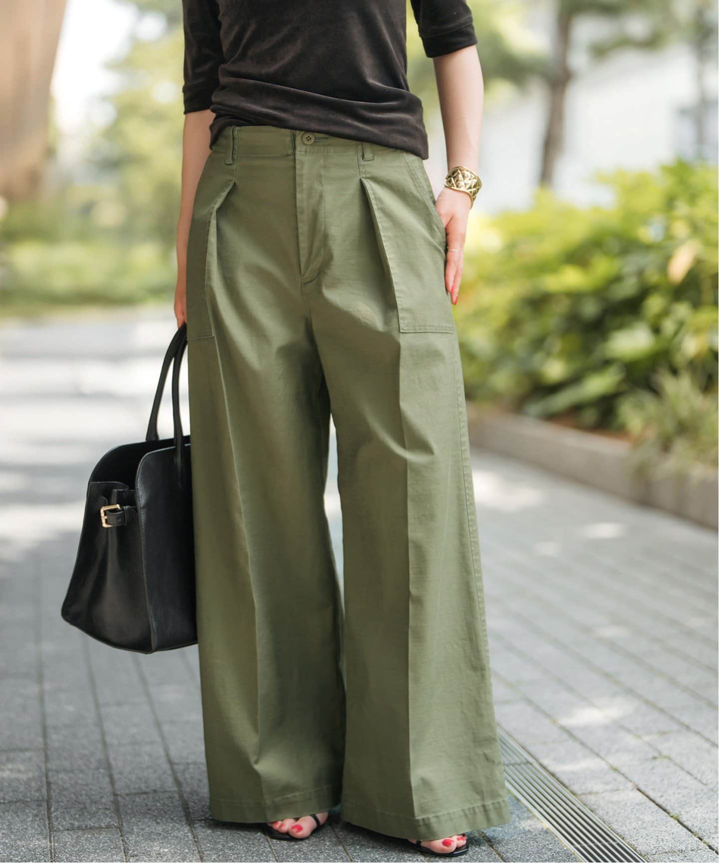 バックサテンカーゴワイドパンツ（カーゴパンツ）｜Spick and Span