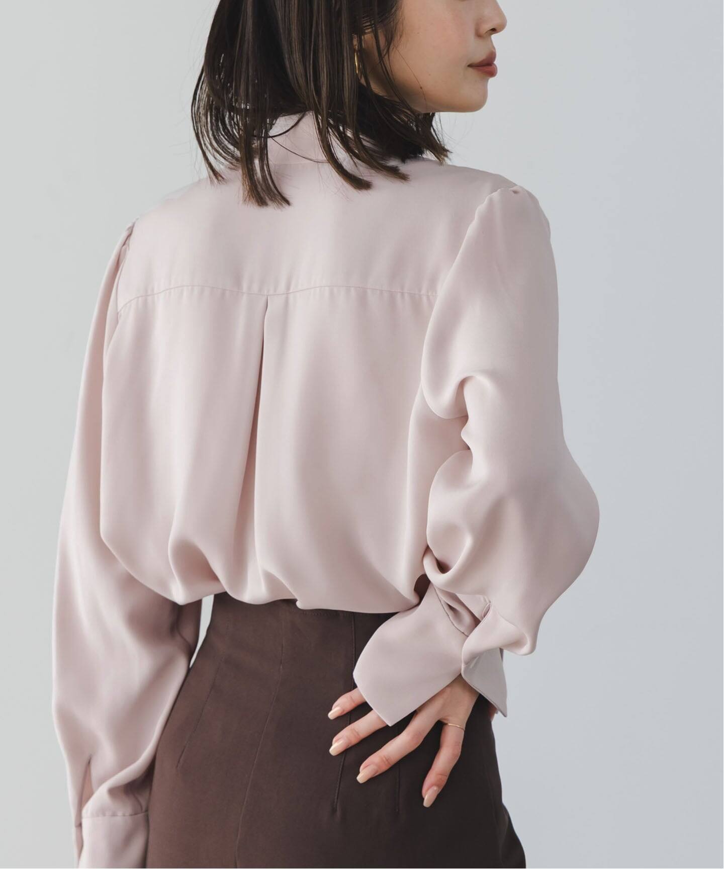 WEB＆日本橋店限定・追加予約》ロイヤルサテンボウタイブラウス