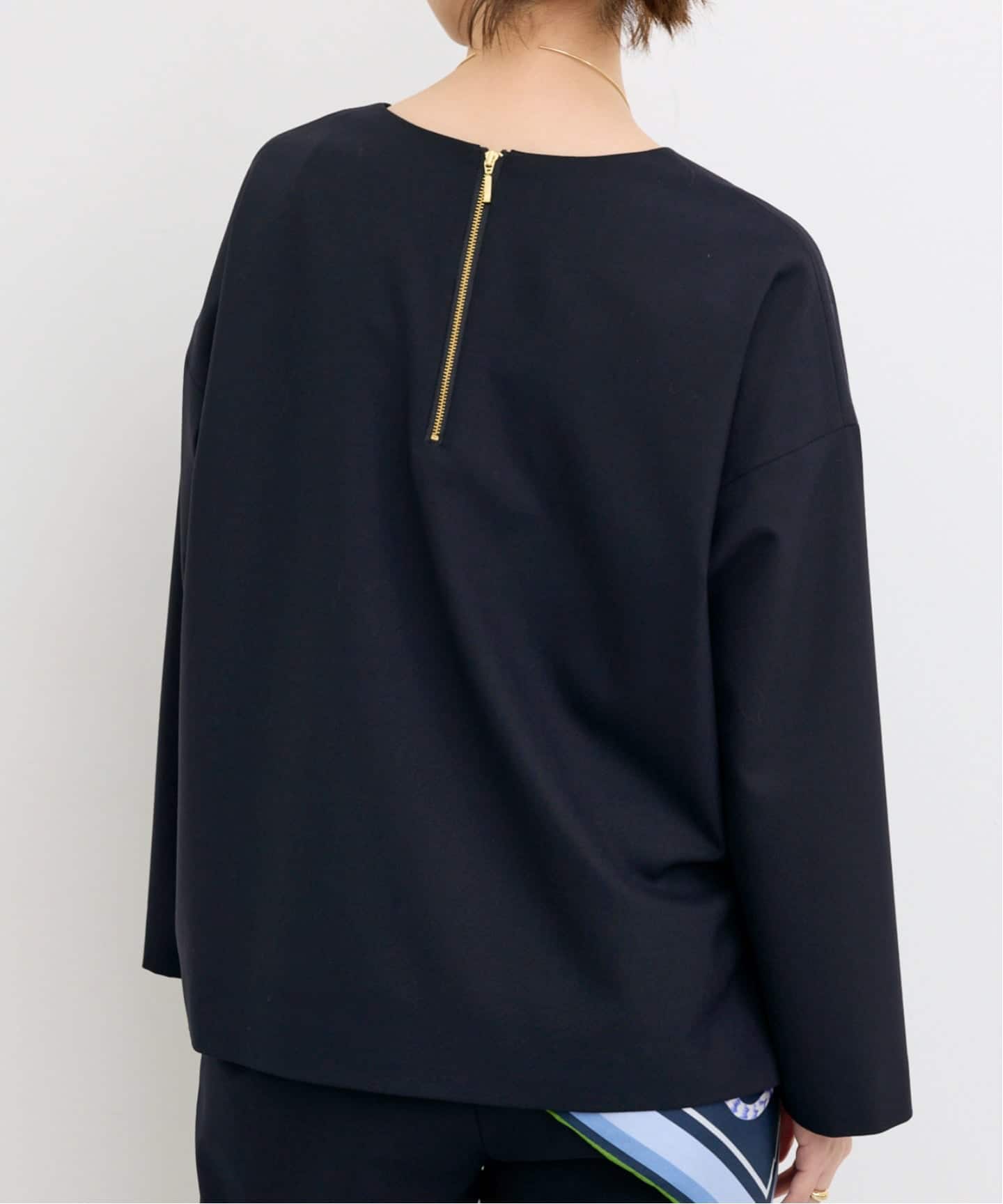COL PIERROT/コル ピエロ】 Back Zip V-neck Blouse（シャツ／ブラウス
