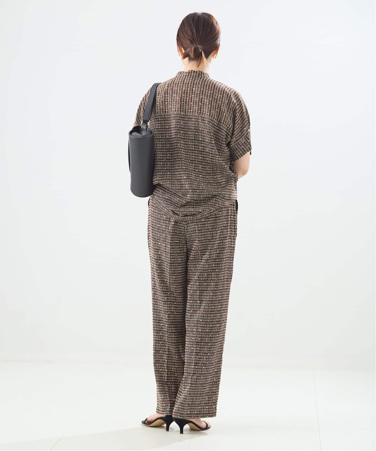 予約》【WEB限定カラーあり】DEVEAUX GOLDラメモノトーンシャツ