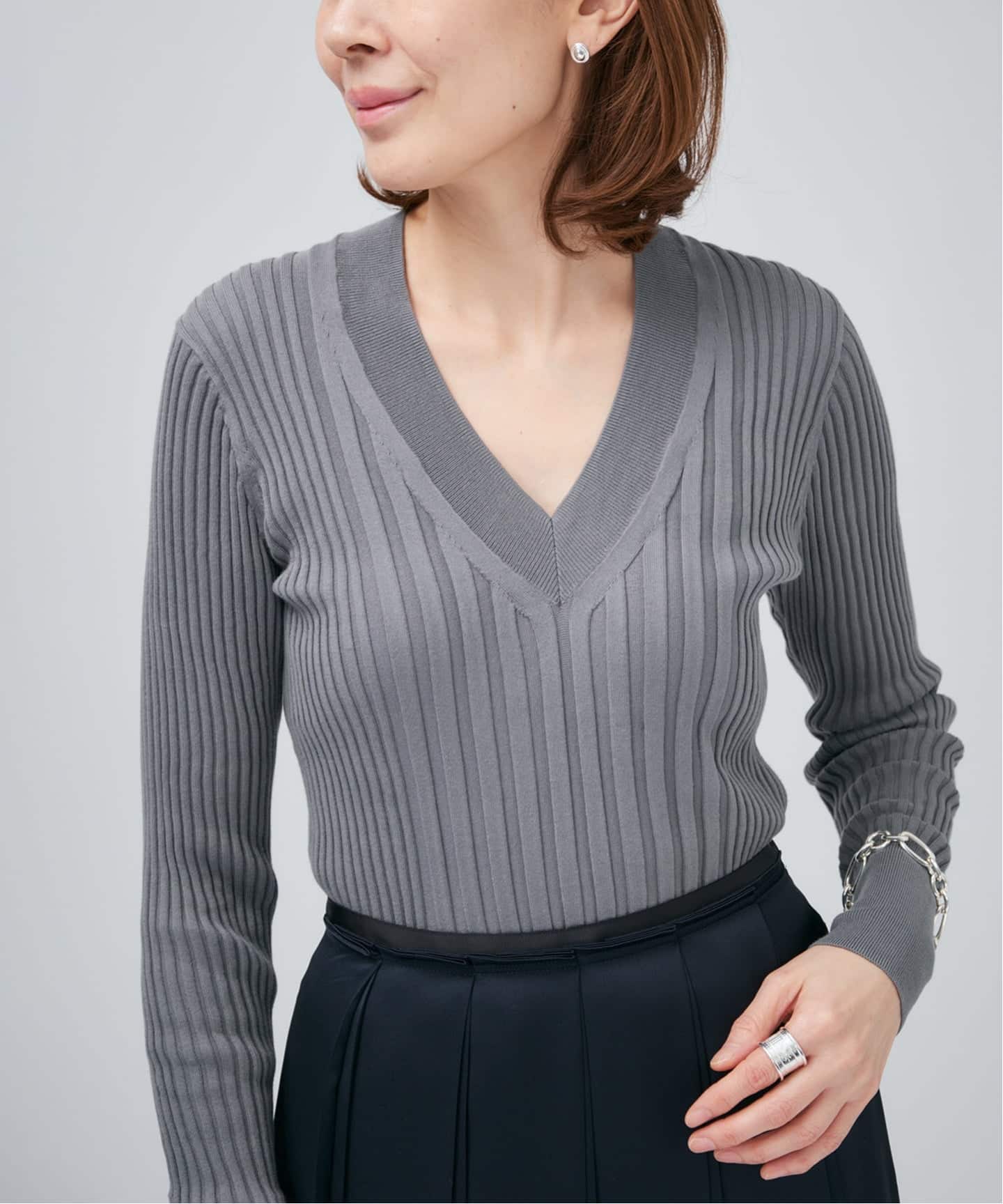 イタリア糸 RIB Vネックプルオーバー（ニット／セーター）｜VERMEIL