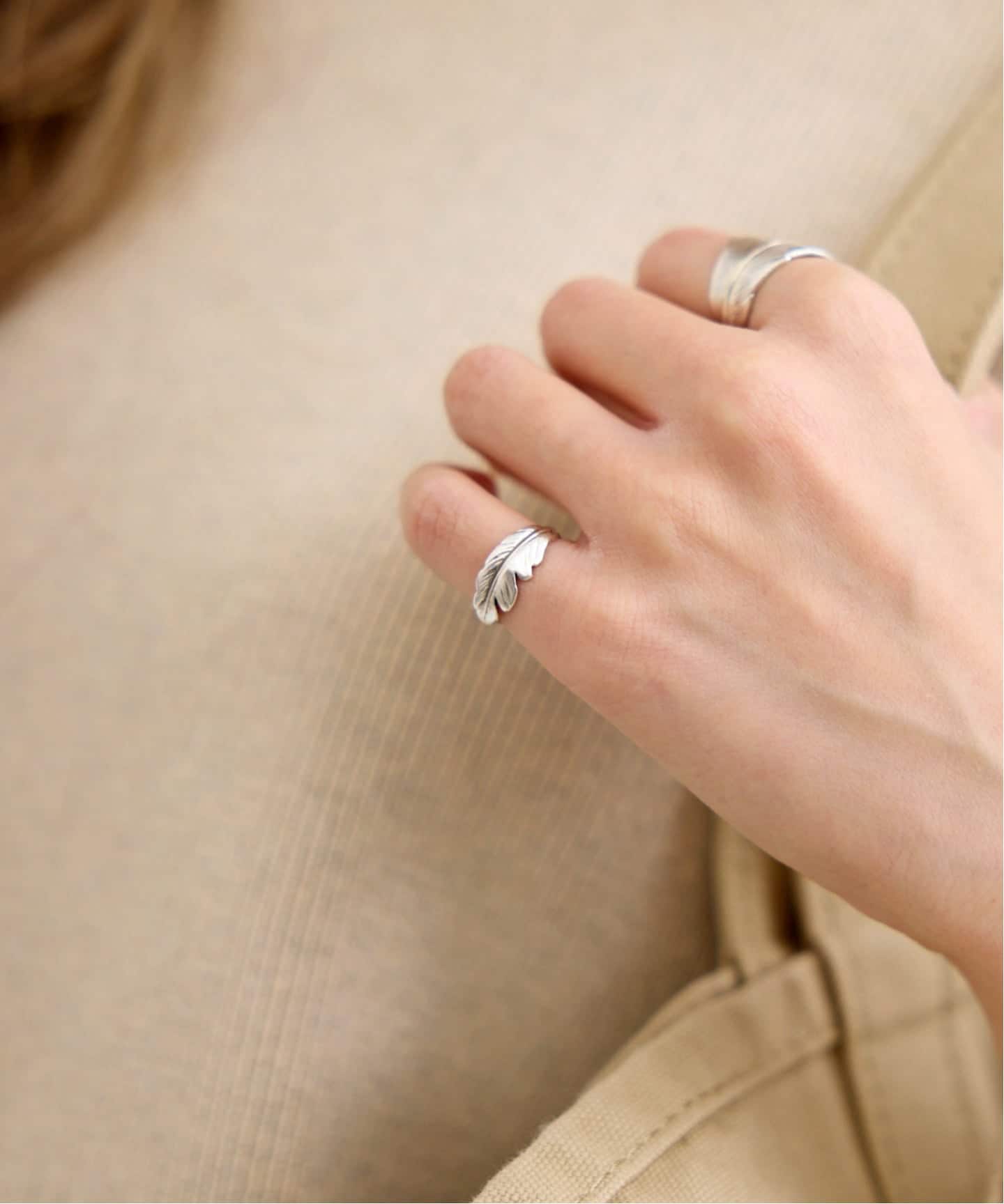 MANON JEWELRY/マノン ジュエリー】 feather pinky ring（リング）｜L