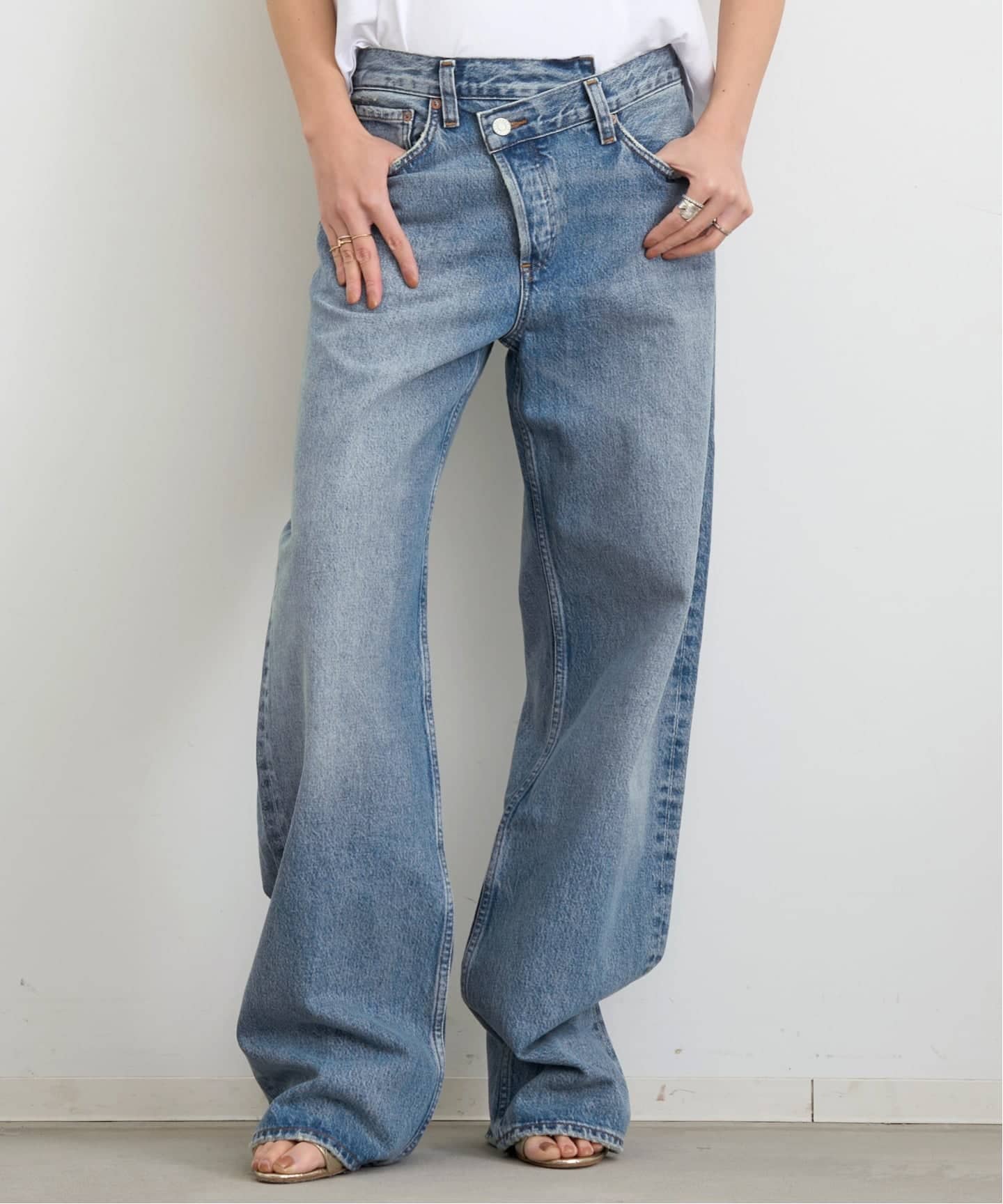 AGOLDE/エーゴールドイー】 ARC CRISS CROSS JEANのコーディネート