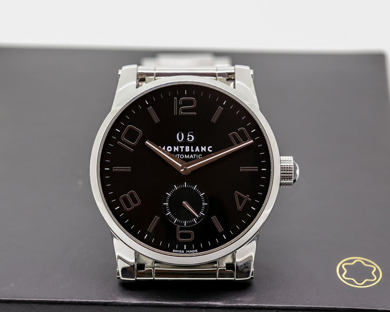 21769) Montblanc Timewalker SS/SS Black Dial Big Date 42MM