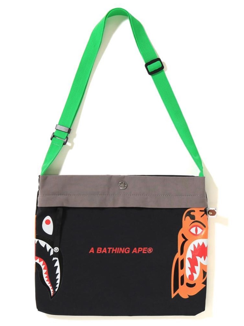 BAPEカラーブロックサコッシュ バーガンディ を購入 - Novelship