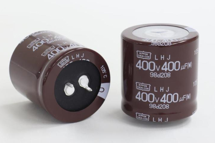 日本ケミコンが基板自立形アルミ電解コンデンサー、肝はリップル電流