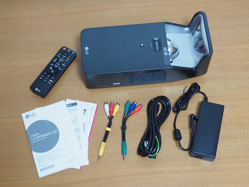 プロジェクター LG 超短焦点 PF1000UG お試し用のお品です。 わずかな