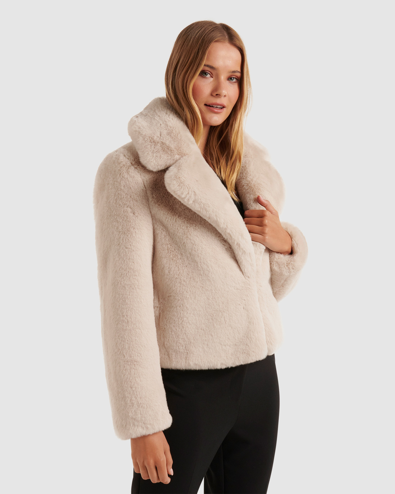 Forever New Amelia Cropped Fur Coat - AirRobe