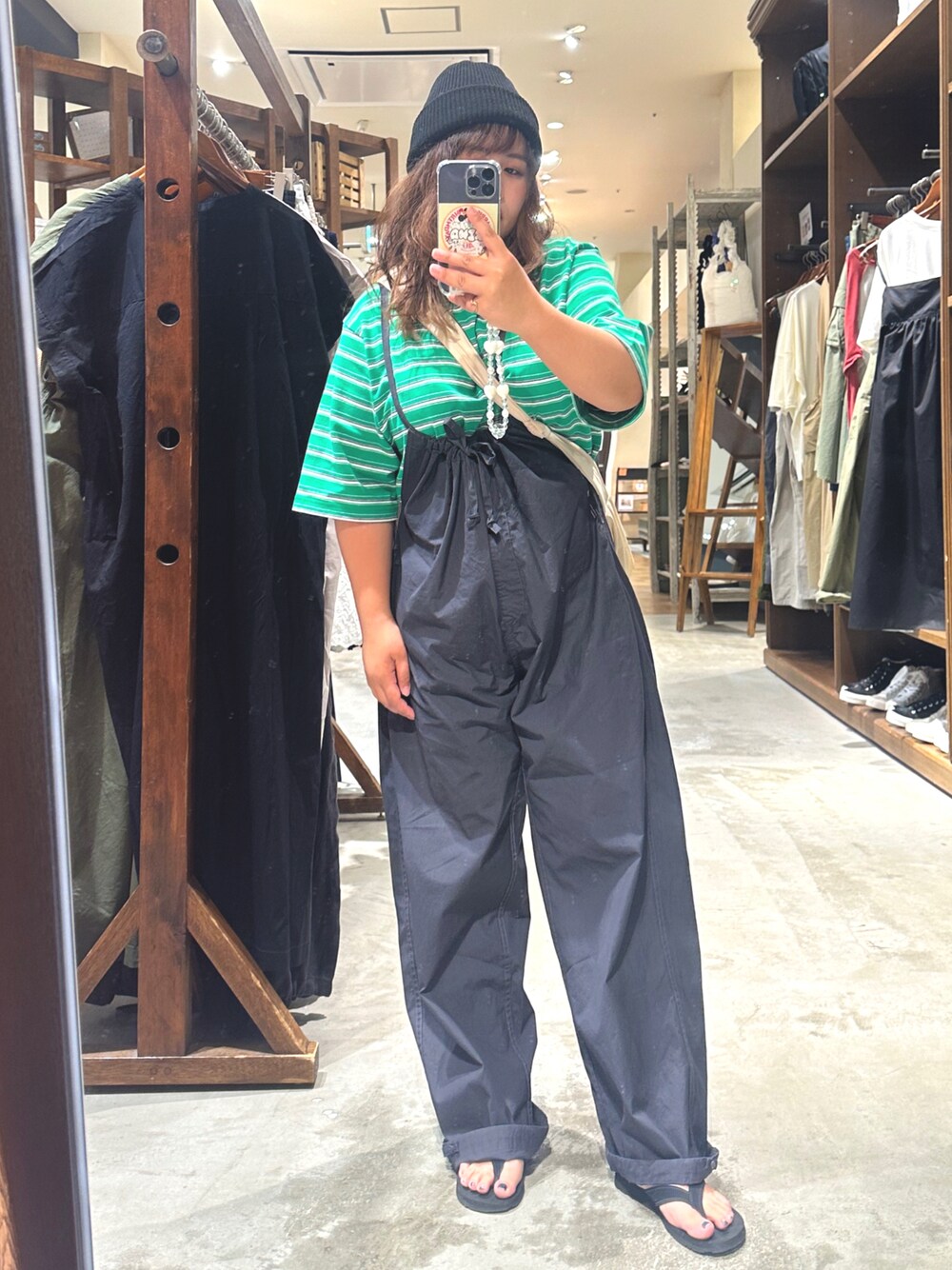 niko and（ニコアンド）の「ギャザーミリタリーサロペット