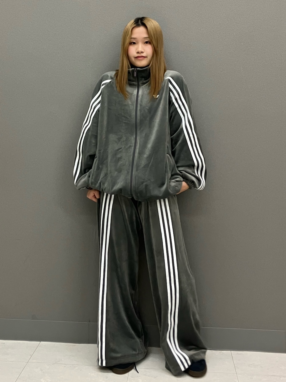 ベルベット ルーズ トラックパンツ / アディダスオリジナルス adidas