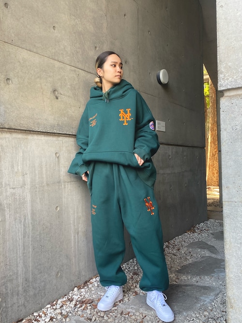 APPLEBUM STAFF STYLING(APPLEBUM)｜APPLEBUMのパーカーを使った