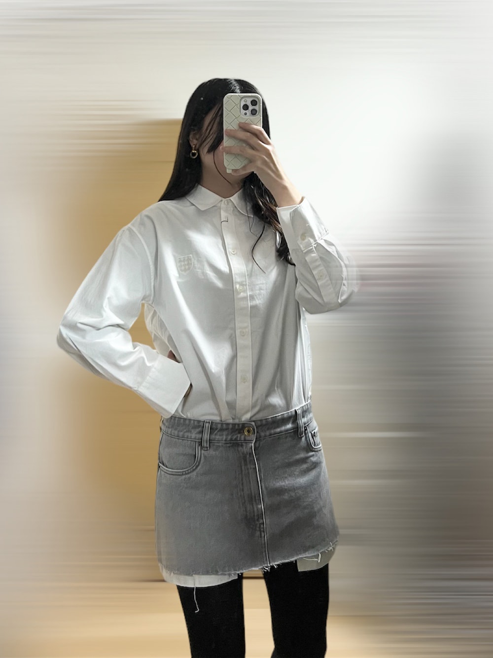 miu miuのデニムスカートを使った人気ファッションコーディネート