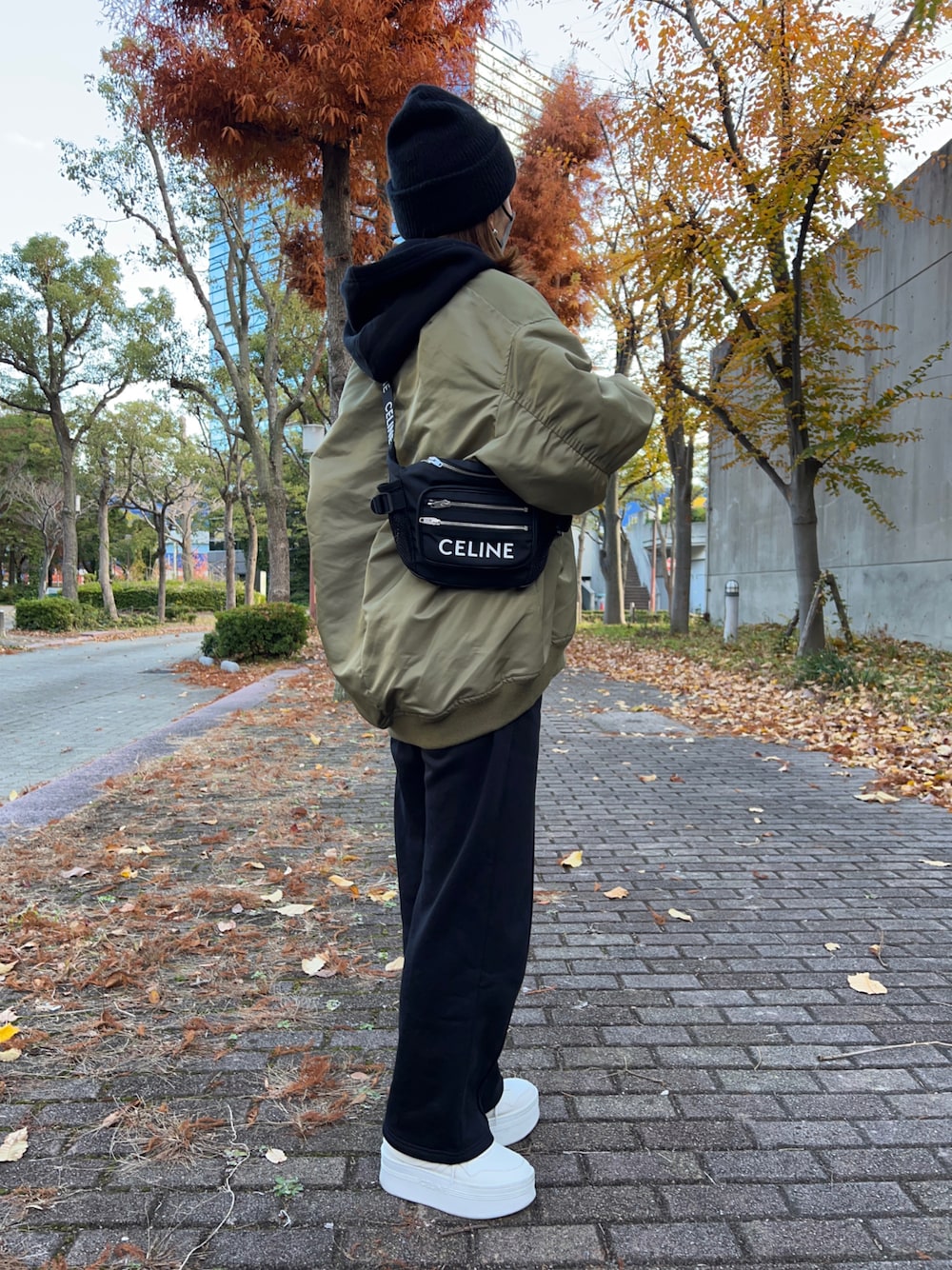 CELINEのボディバッグ/ウエストポーチを使った人気ファッション