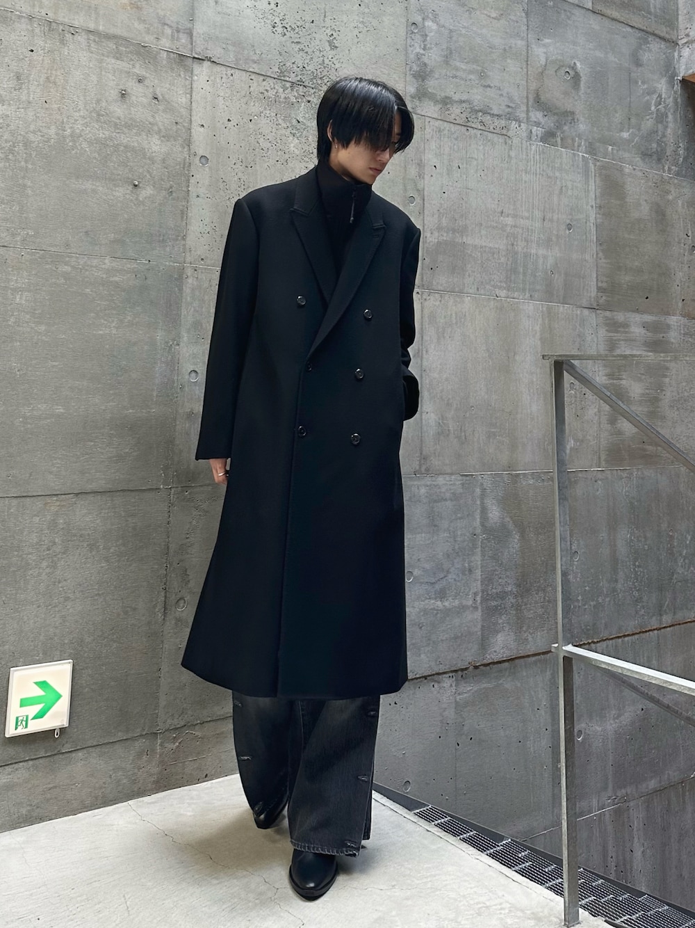 HISAMOTO｜LAD MUSICIANのチェスターコートを使ったコーディネート - WEAR