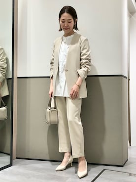 ノーカラージャケット（ベージュ系）を使った「フォーマル」の人気