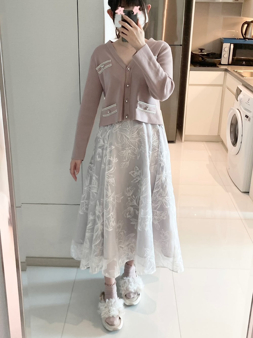 Apuweiser-riche（アプワイザーリッシェ）の「フラワーエンブロイ