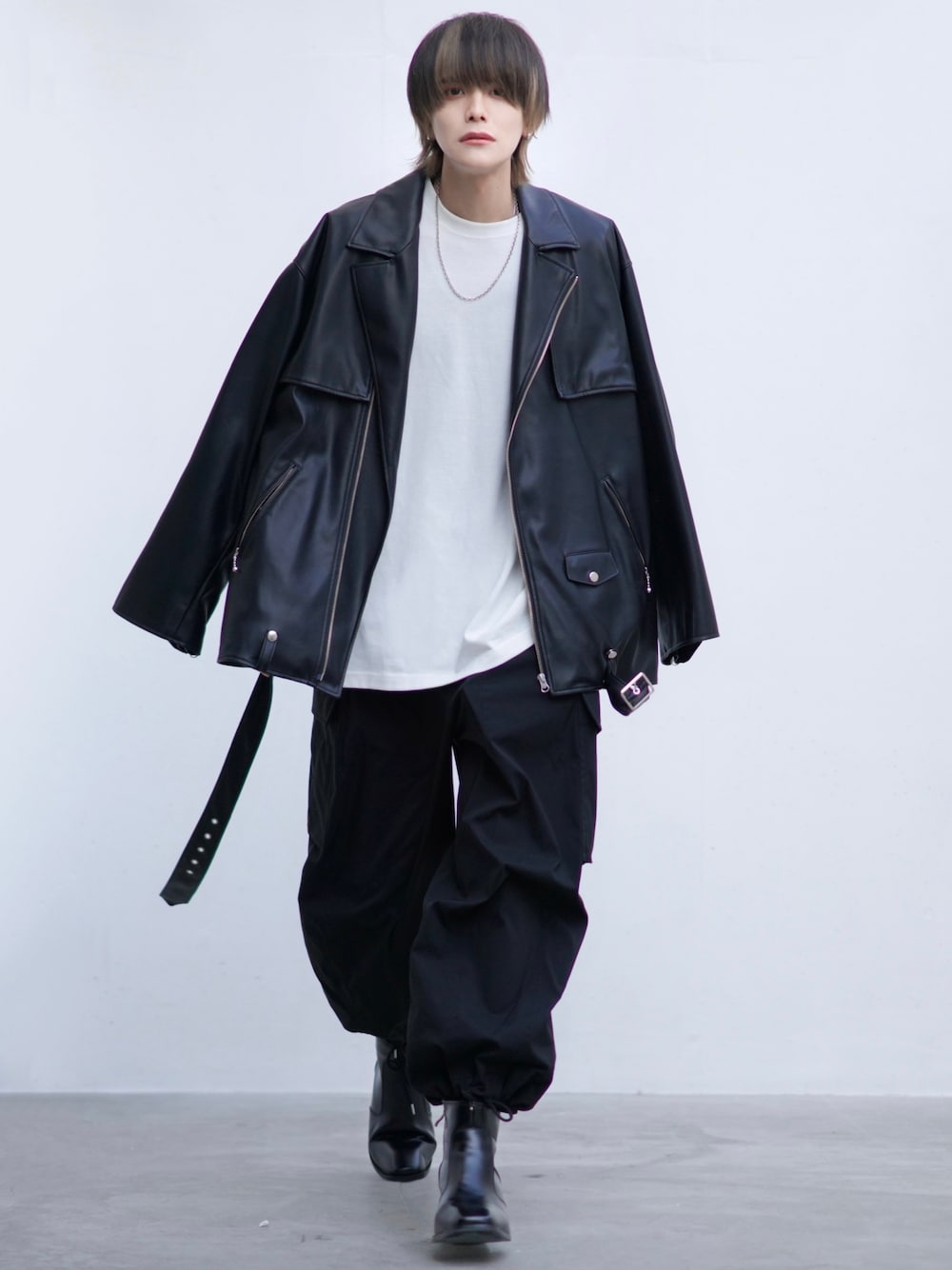 犬飼京 inukai kei｜ADRERのライダースジャケットを使った