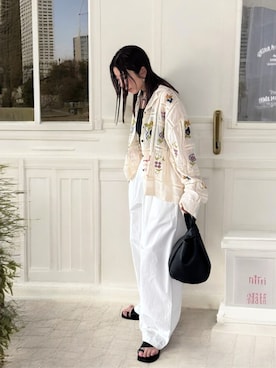 TODAYFULのアイテムを使った「刺繍シャツ」の人気ファッション